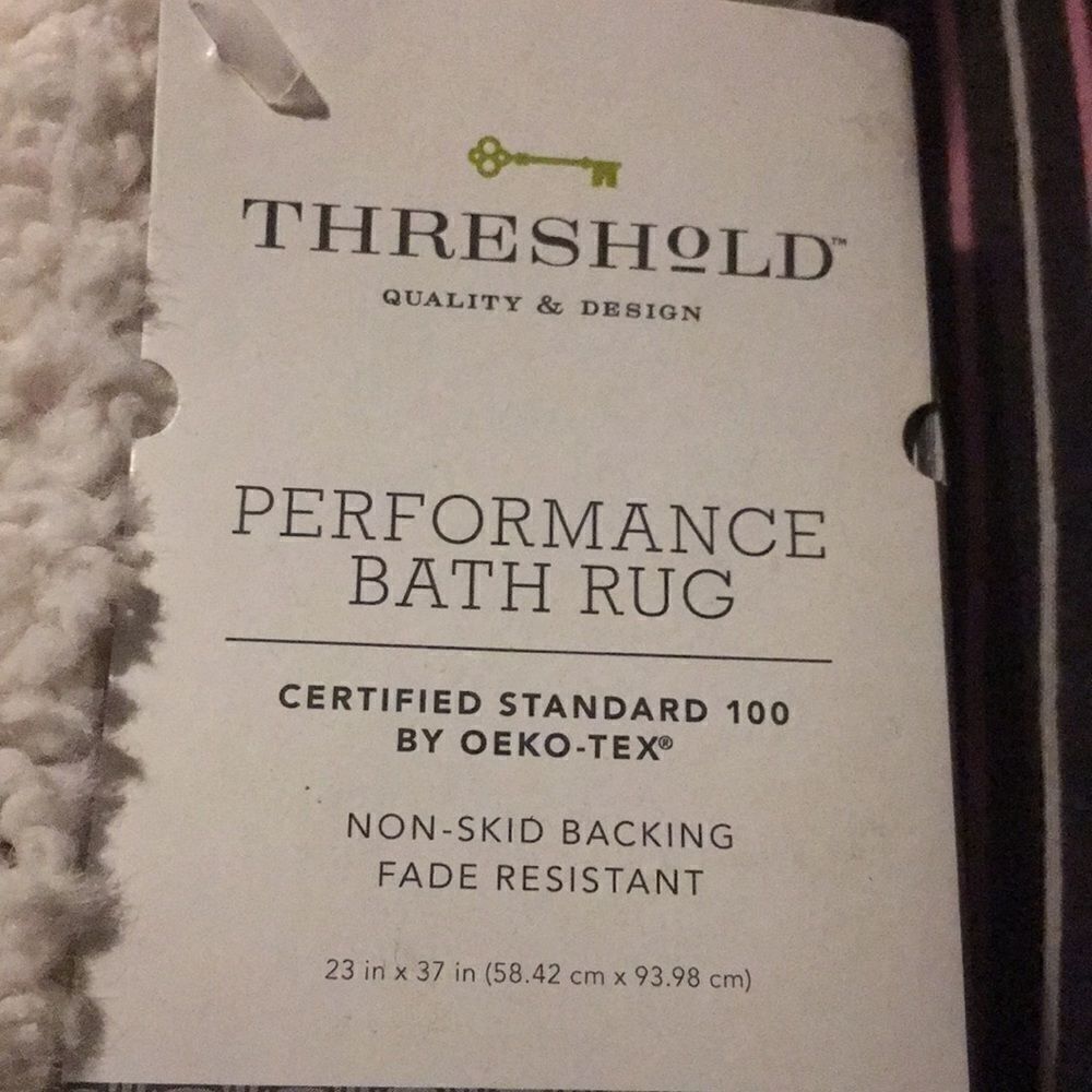 Threshold Performance Bath Rug. - Picture 4 of 4